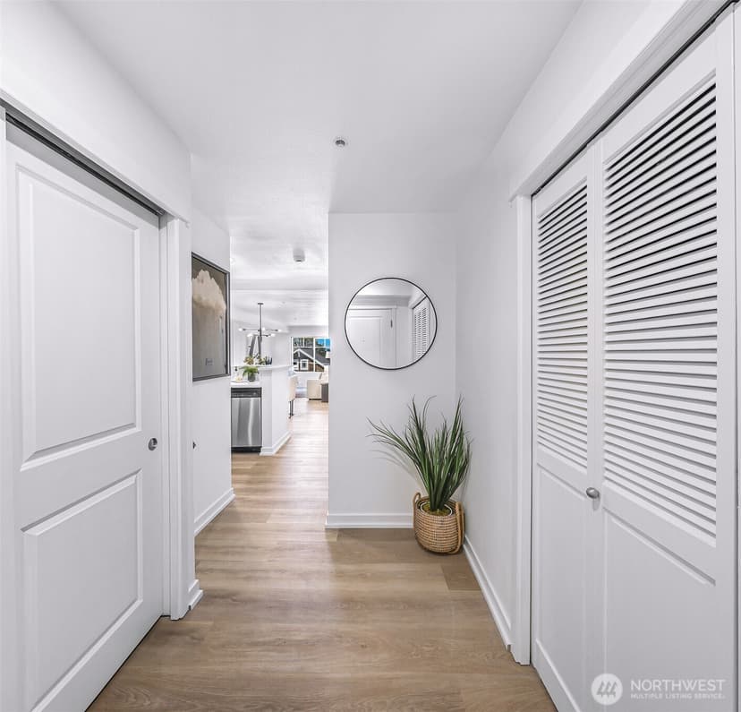 Property photo for 1909 10th Avenue W #203, Seattle photo 14
