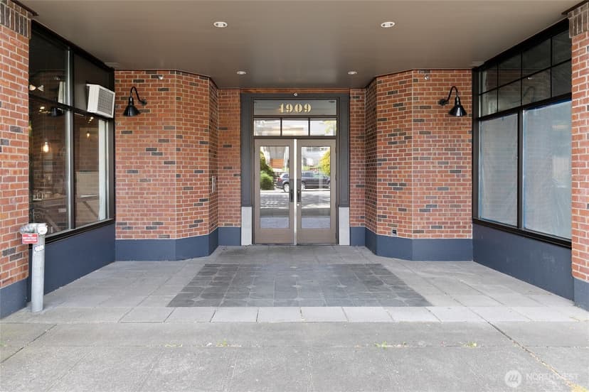 Property photo for 1909 10th Avenue W #203, Seattle photo 22