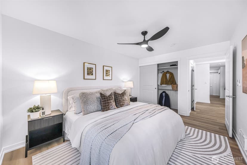 Property photo for 1909 10th Avenue W #203, Seattle photo 11