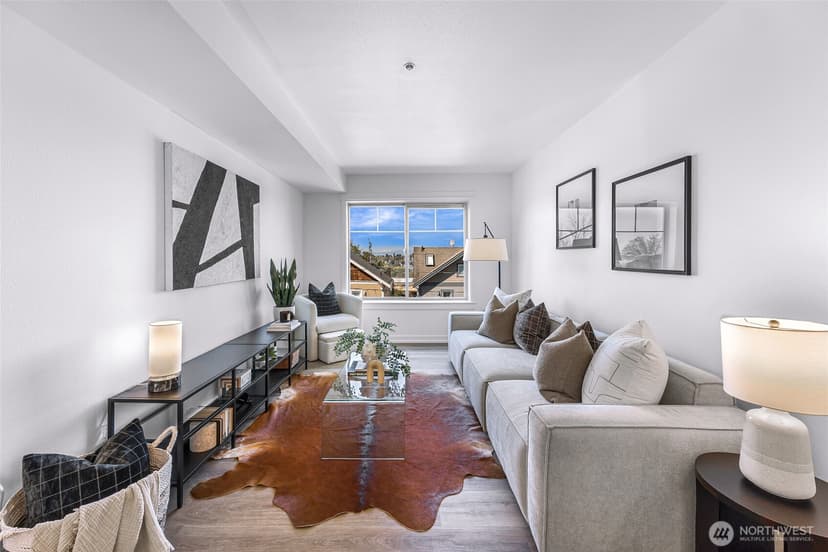 Property photo for 1909 10th Avenue W #203, Seattle photo 2