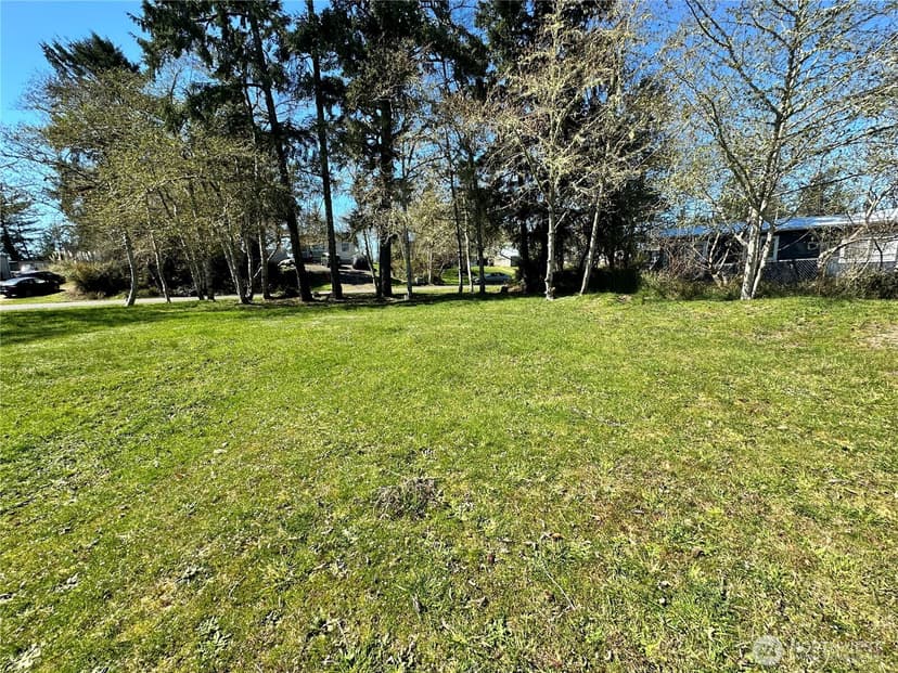 Property photo for 732 Edgewood Avenue NE, Ocean Shores photo 15