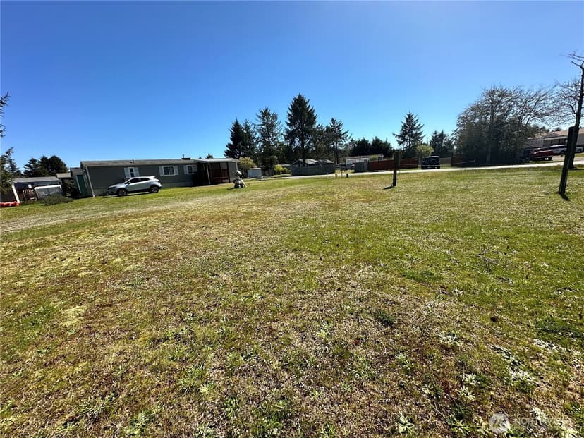Property photo for 732 Edgewood Avenue NE, Ocean Shores photo 13
