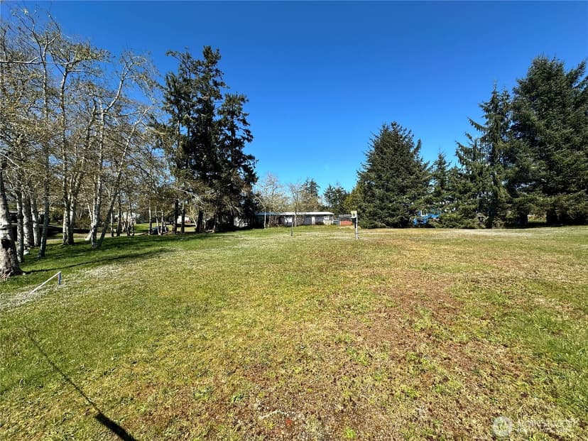 Property photo for 732 Edgewood Avenue NE, Ocean Shores photo 8