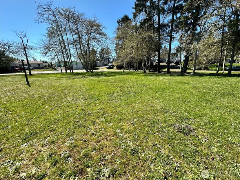 Property photo for 732 Edgewood Avenue NE, Ocean Shores photo 12
