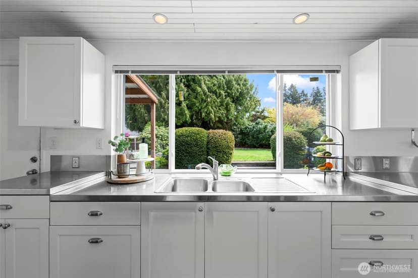 Property photo for 1767 N Bridgeview Drive, Tacoma photo 15