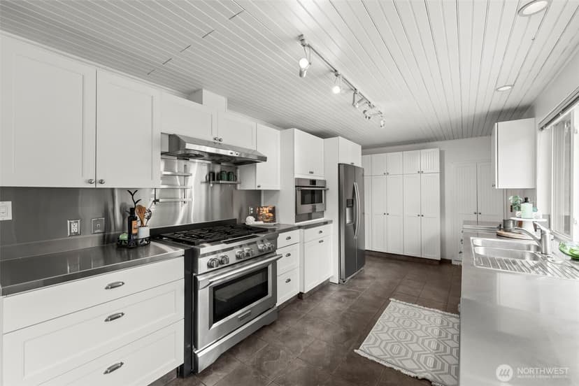 Property photo for 1767 N Bridgeview Drive, Tacoma photo 16