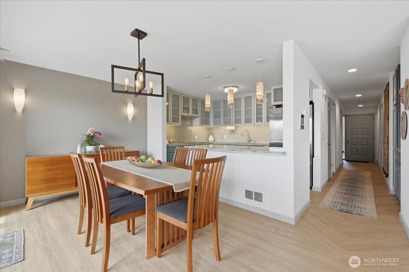 Property photo for 601 S 227th Street #202S, Des Moines photo 10