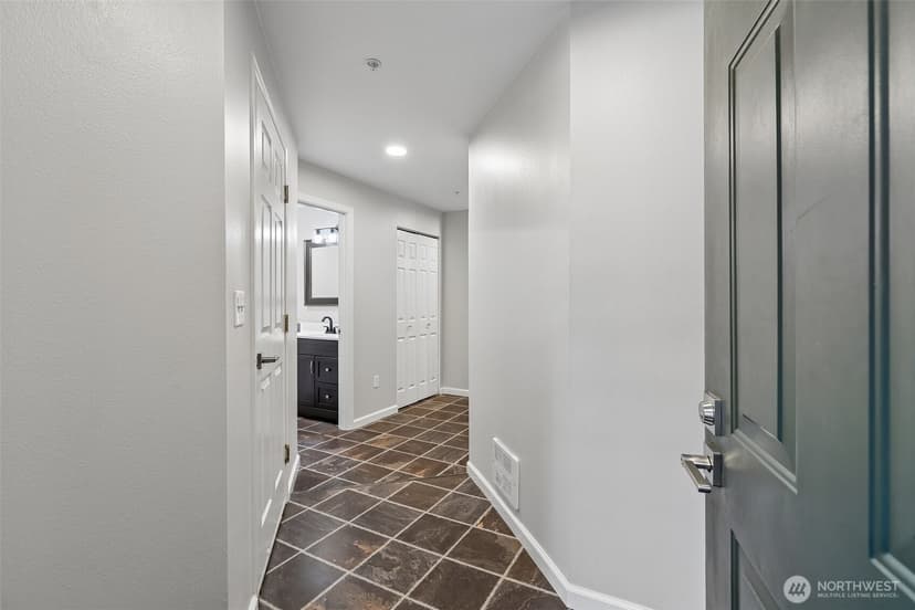 Property photo for 6929 NE 170th Street #8, Kenmore photo 4