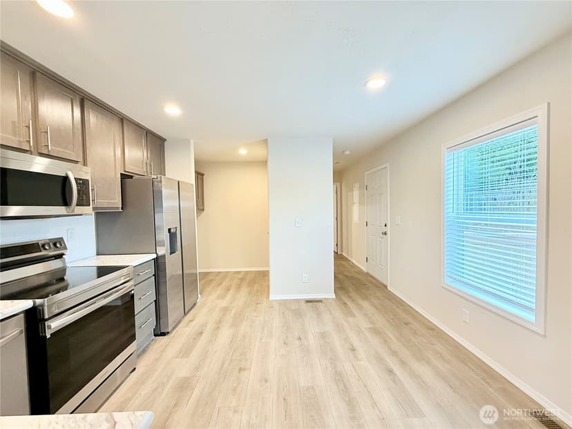 Property photo for 2322 Tacoma Road E #11, Puyallup photo 4