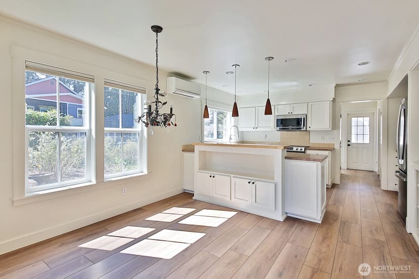 Property photo for 1074 Village Loop, Langley photo 9