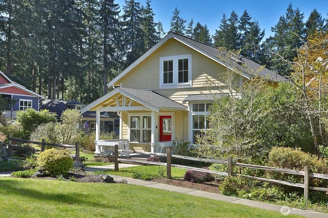 Property photo for 1074 Village Loop, Langley photo 2