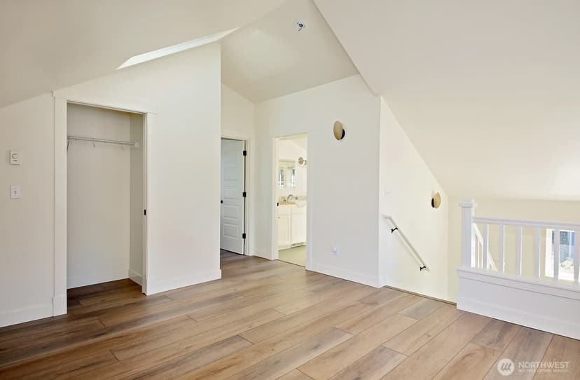 Property photo for 1074 Village Loop, Langley photo 27