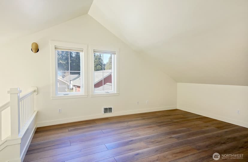 Property photo for 1074 Village Loop, Langley photo 25