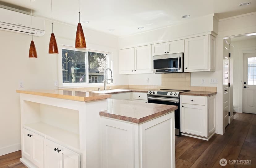 Property photo for 1074 Village Loop, Langley photo 12