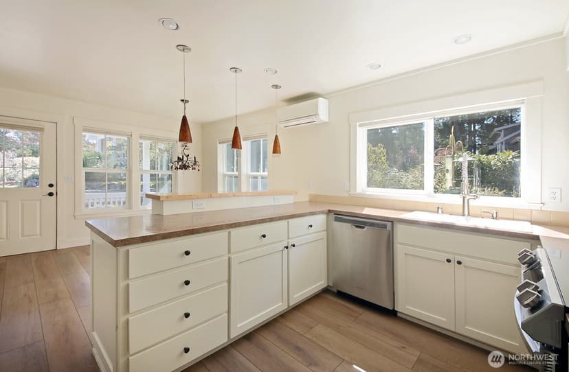 Property photo for 1074 Village Loop, Langley photo 14