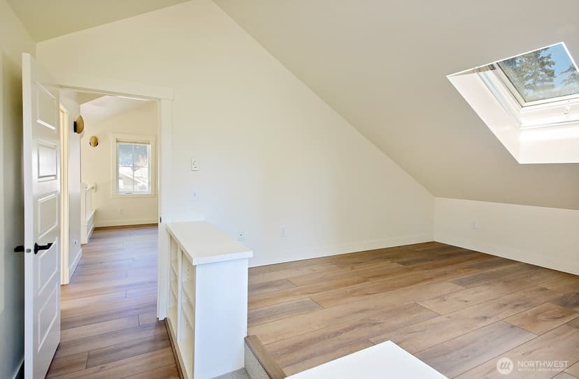 Property photo for 1074 Village Loop, Langley photo 30