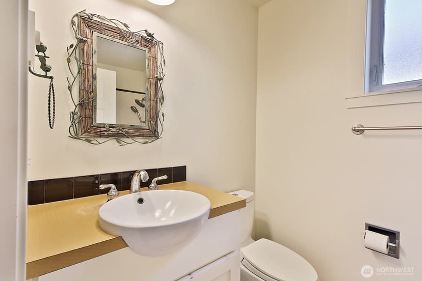 Property photo for 1074 Village Loop, Langley photo 22