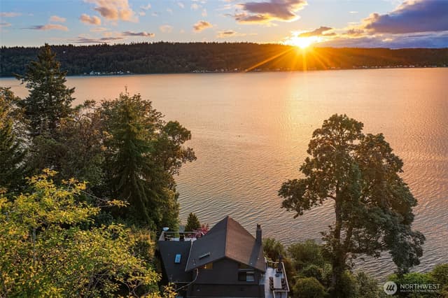 Property photo for 10153 SW 263rd Street, Vashon