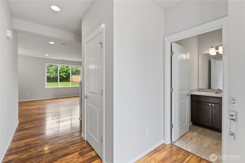 Property photo for 2906 S 135th Street, Tukwila photo 9