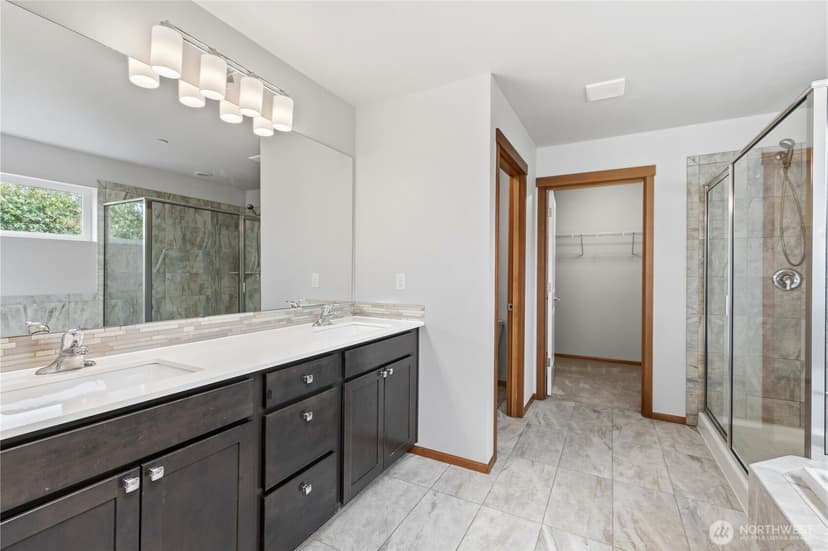 Property photo for 2906 S 135th Street, Tukwila photo 14