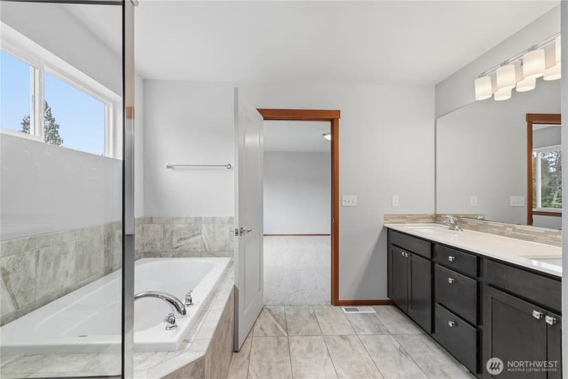 Property photo for 2906 S 135th Street, Tukwila photo 15