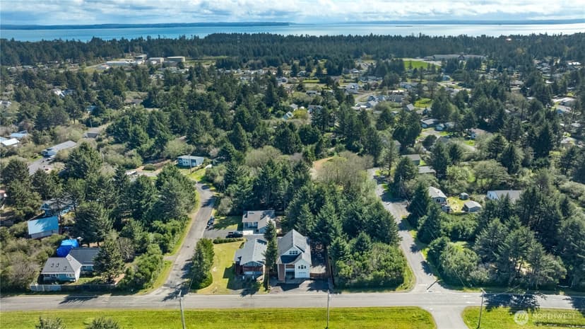 Property photo for 190 Ocean Shores Boulevard SW, Ocean Shores photo 36