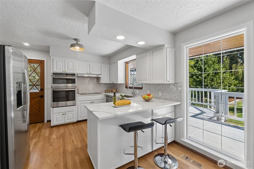 Property photo for 18832 1st Place SW, Normandy Park photo 12