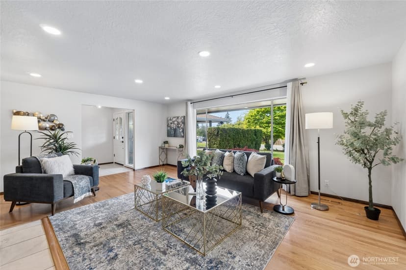 Property photo for 18832 1st Place SW, Normandy Park photo 4