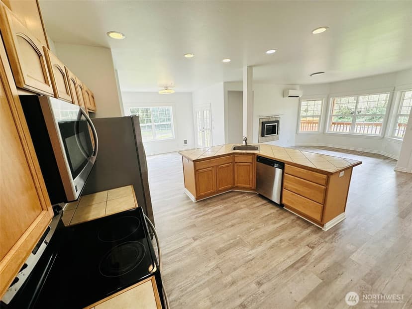 Property photo for 830 Discovery Avenue SE, Ocean Shores photo 11