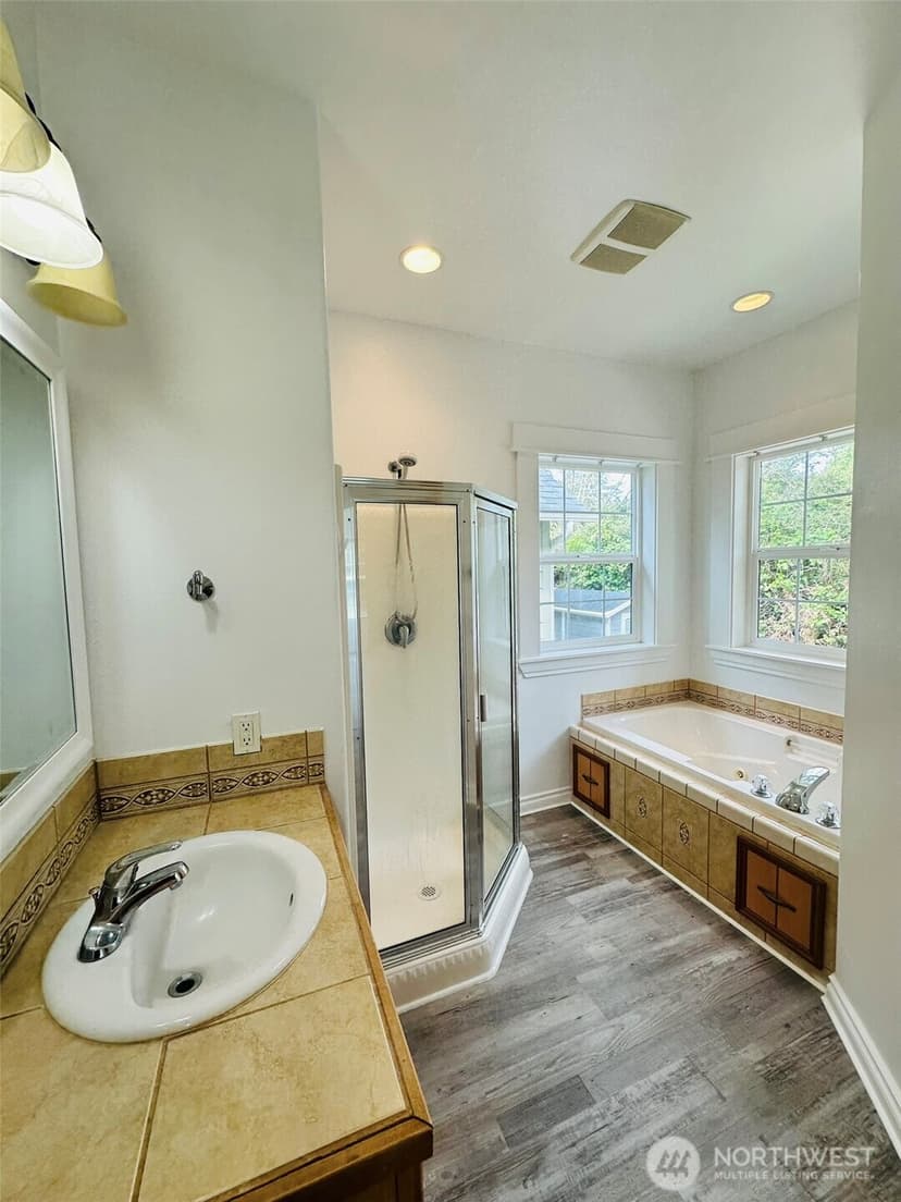Property photo for 830 Discovery Avenue SE, Ocean Shores photo 18