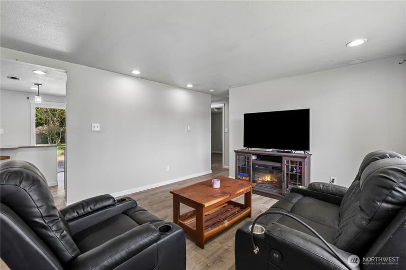 Property photo for 4501 Yew Lane SW, Lakewood photo 4