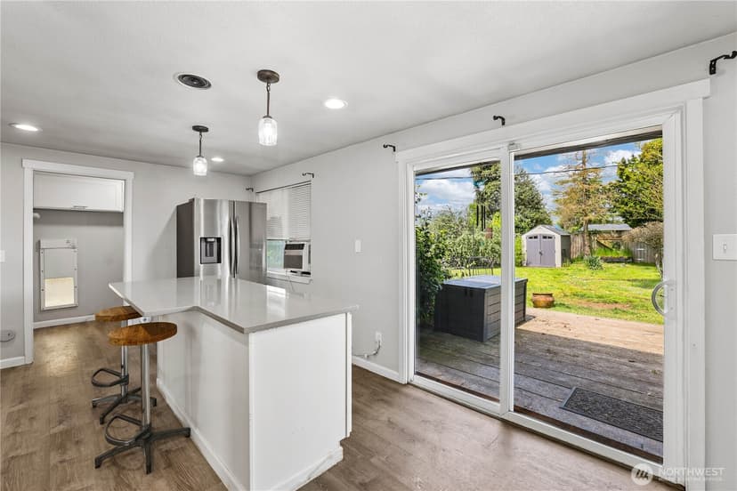 Property photo for 4501 Yew Lane SW, Lakewood photo 9