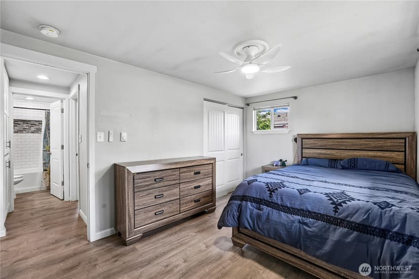Property photo for 4501 Yew Lane SW, Lakewood photo 12
