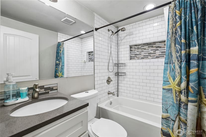 Property photo for 4501 Yew Lane SW, Lakewood photo 15