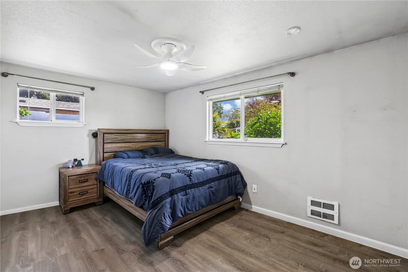 Property photo for 4501 Yew Lane SW, Lakewood photo 13