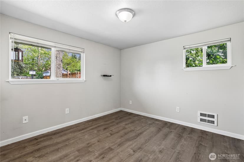 Property photo for 4501 Yew Lane SW, Lakewood photo 14