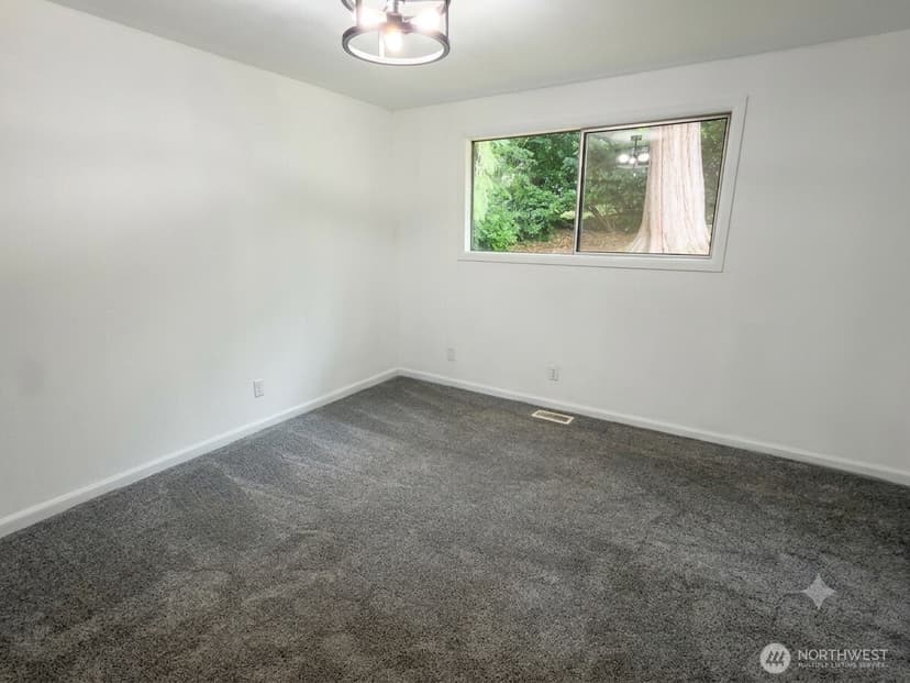 Property photo for 28601 SE 225th Street, Maple Valley photo 16