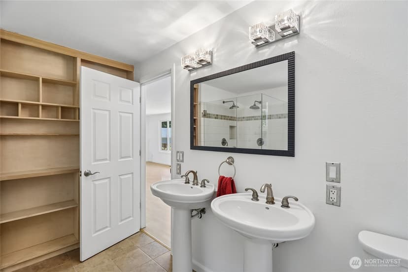 Property photo for 28601 SE 225th Street, Maple Valley photo 17