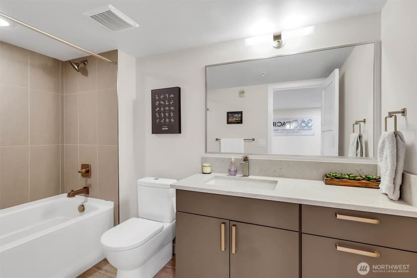 Property photo for 3334 NE 65th Street #109, Seattle photo 19