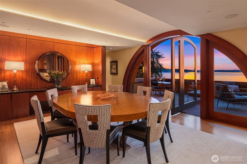 Property photo for 415 Shoreland Drive SE, Bellevue photo 10