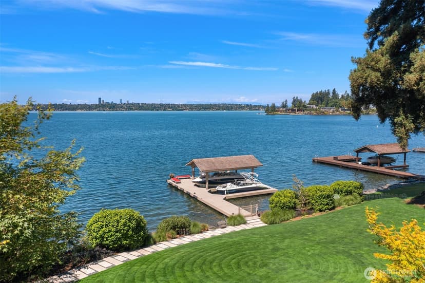 Property photo for 415 Shoreland Drive SE, Bellevue photo 31