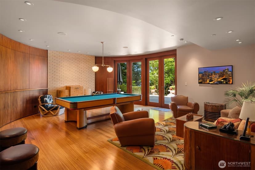 Property photo for 415 Shoreland Drive SE, Bellevue photo 27