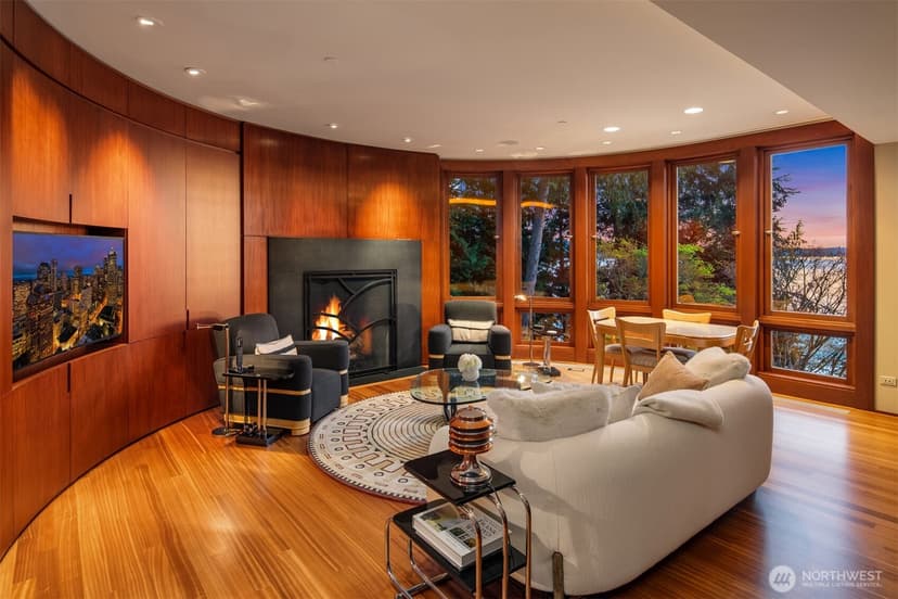 Property photo for 415 Shoreland Drive SE, Bellevue photo 16