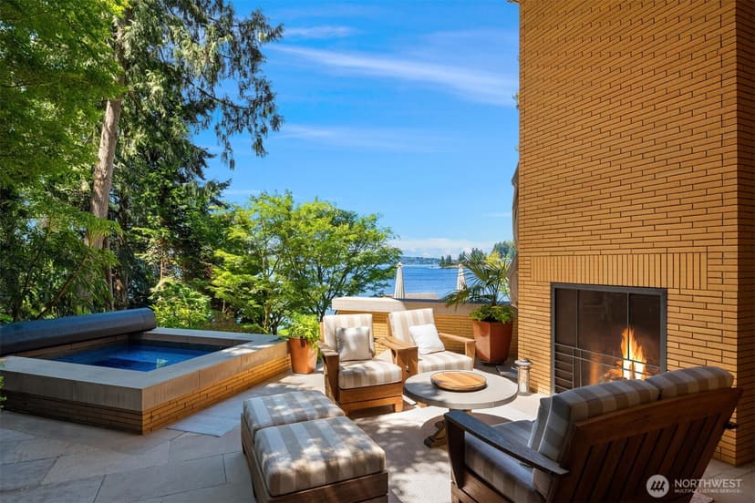 Property photo for 415 Shoreland Drive SE, Bellevue photo 29