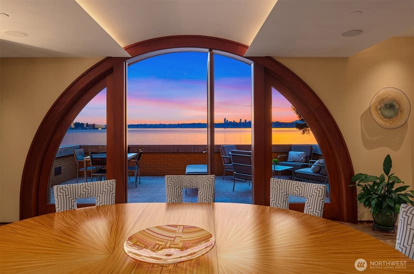 Property photo for 415 Shoreland Drive SE, Bellevue photo 11