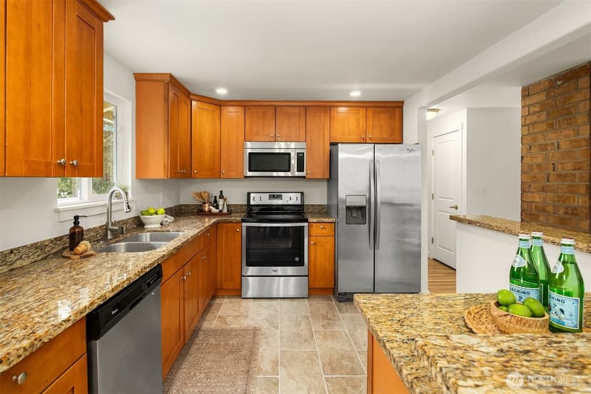 Property photo for 4028 S 175th Street, SeaTac photo 7