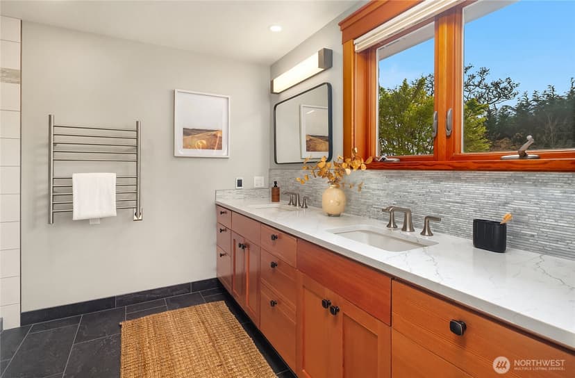Property photo for 2833 W Viewmont Way W, Seattle photo 19