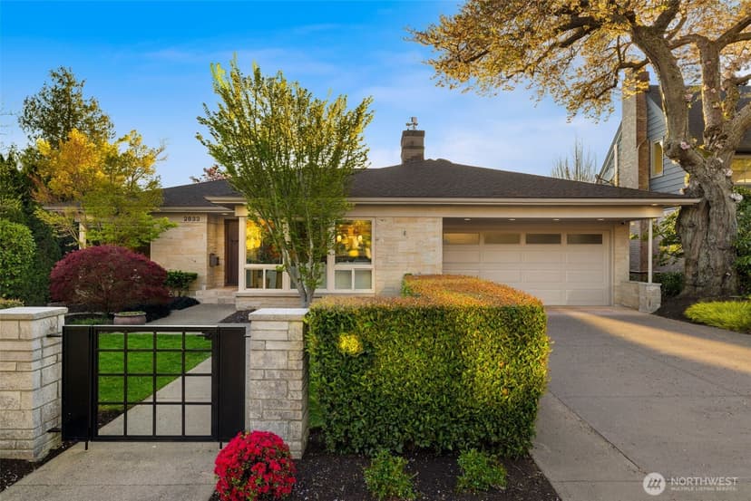 Property photo for 2833 W Viewmont Way W, Seattle