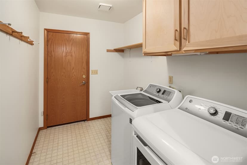 Property photo for 22612 97th Avenue S, Kent photo 18