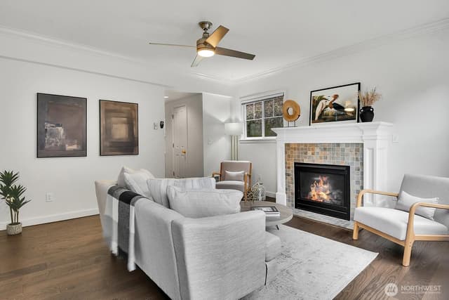 Property photo for 1800 10th Avenue W #1800, Seattle photo 3